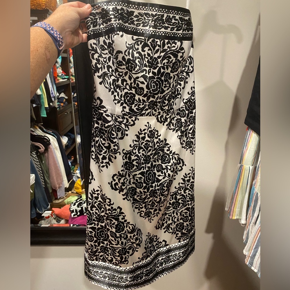 White/black satin strapless dress